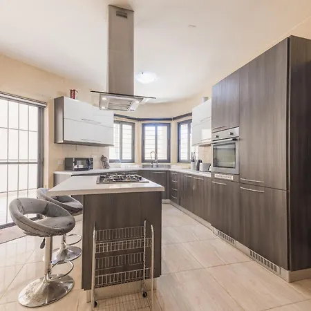 Cliff's Edge - By Solea Apartment Xlendi