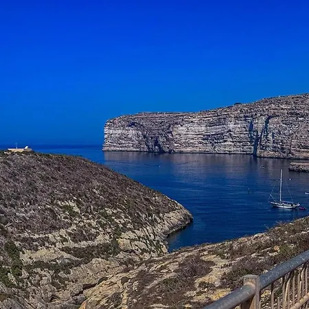 Cliff's Edge - By Solea Apartment Xlendi